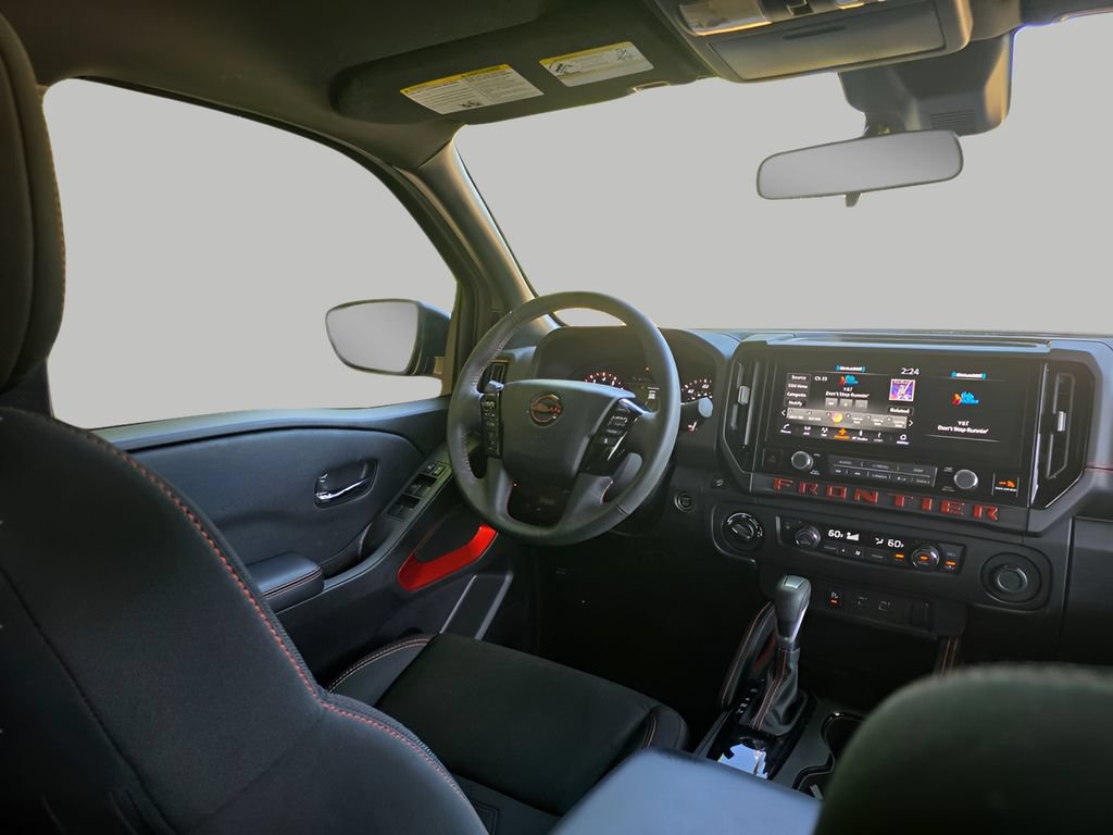 Used 2025 Nissan Frontier PRO-4X AWD/4WD image 8