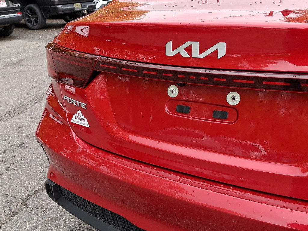 Used 2024 Kia Forte LXS FWD image 16