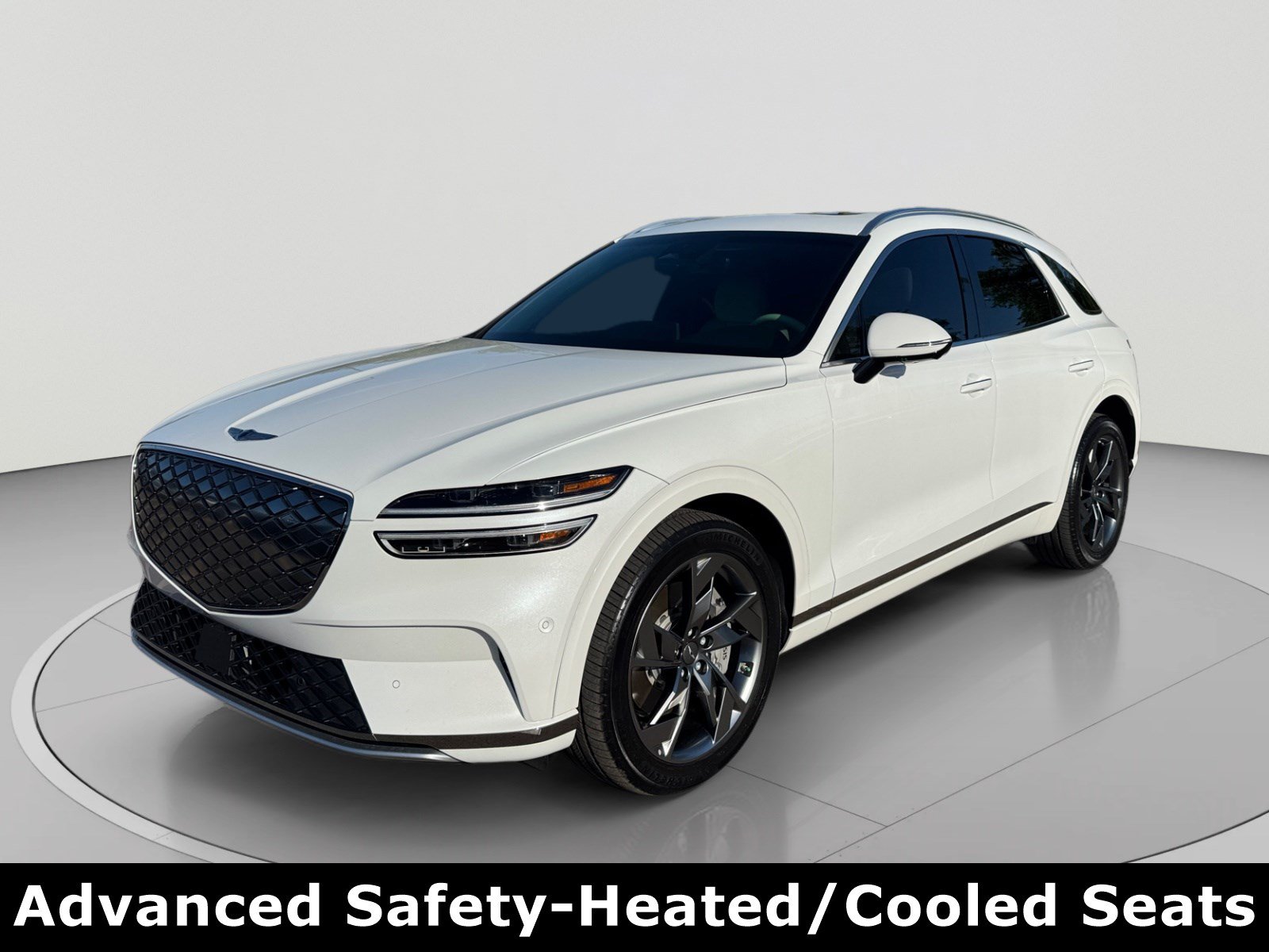 Used 2025 Genesis Electrified GV70 AWD/4WD image 1