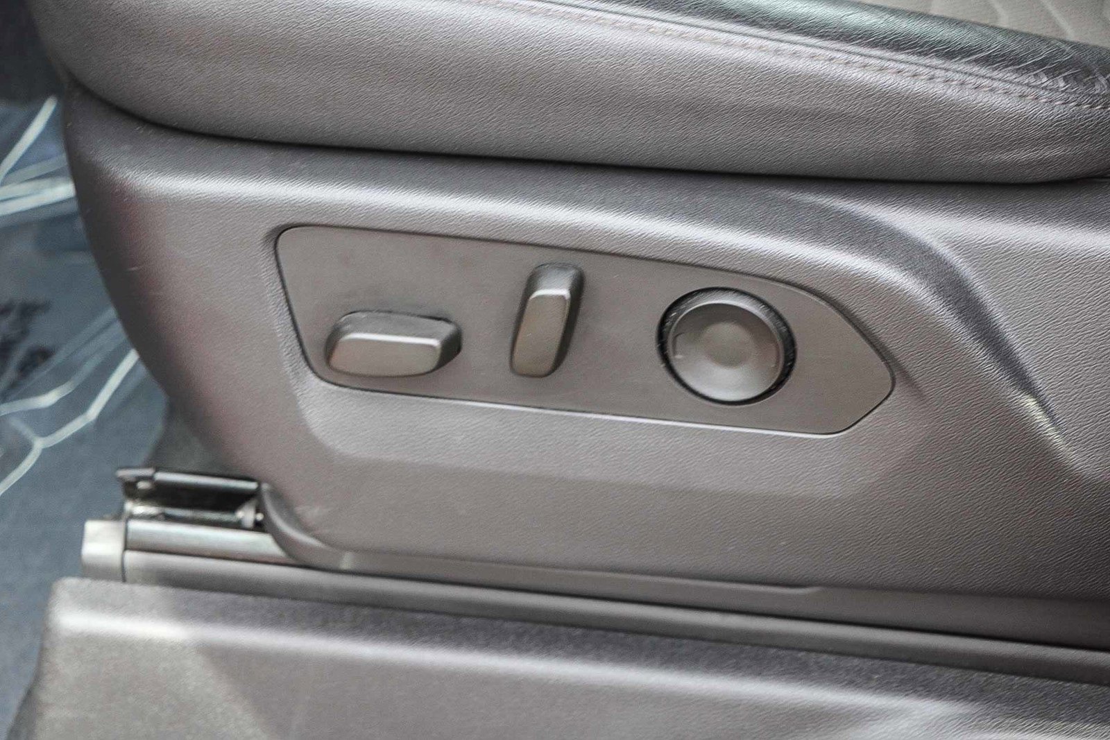 Used 2023 Chevrolet Silverado 1500 ZR2 w/ Technology Package image 16