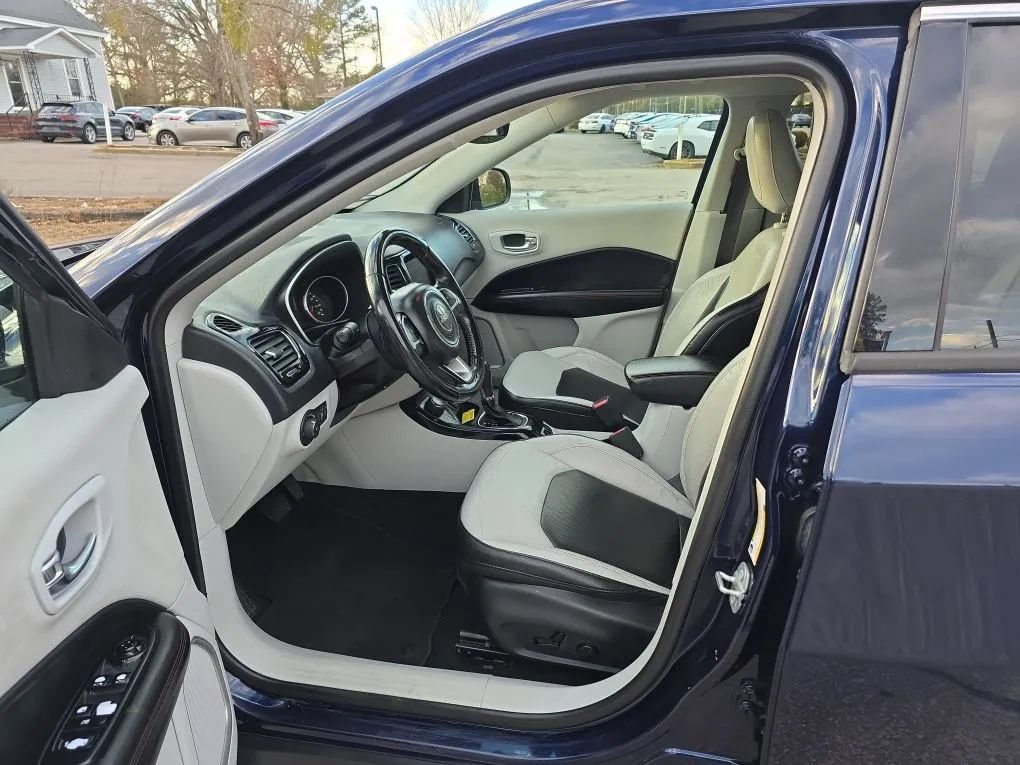 Used 2020 Jeep Compass Limited AWD/4WD image 2