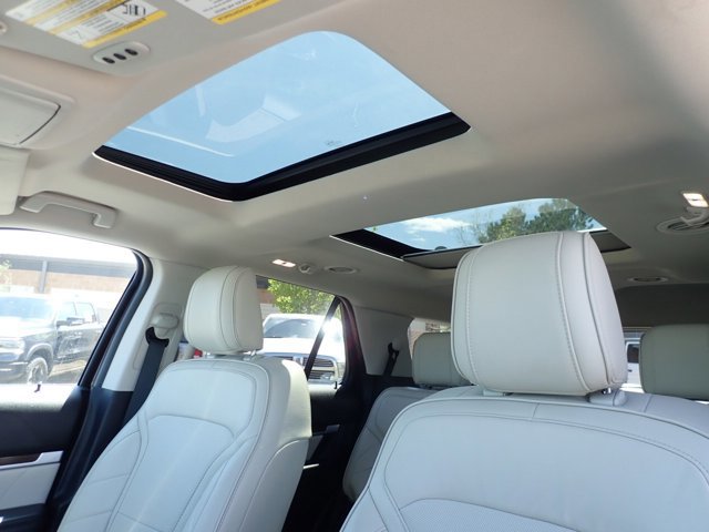 Used 2019 Ford Explorer Limited w/ Limited Luxury Package AWD/4WD image 14