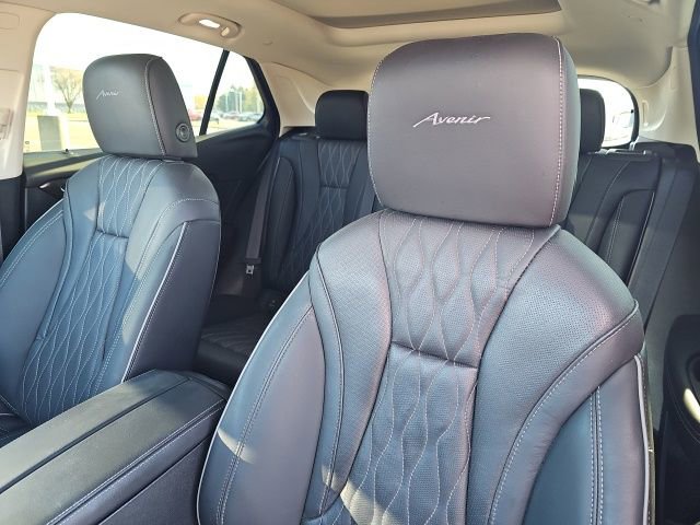Used 2023 Buick Envision Avenir image 21