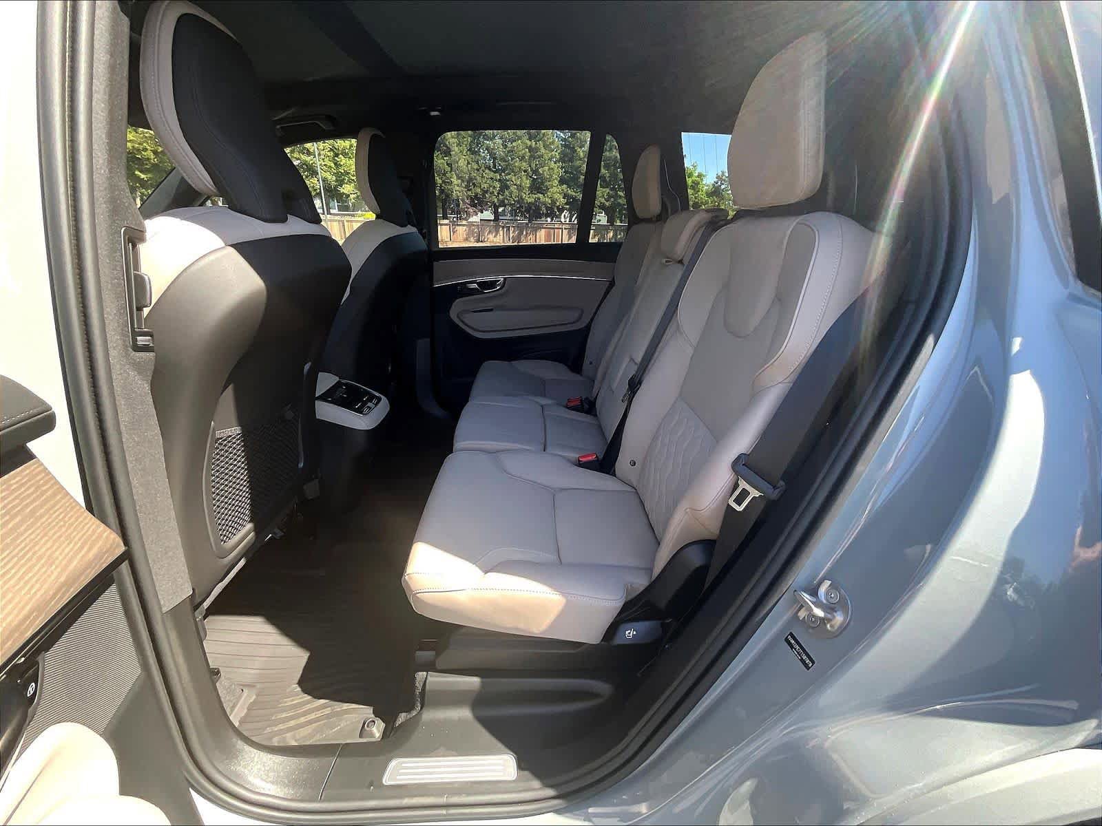 New 2026 Volvo XC90 B5 Plus w/ Protection Package Premier image 12