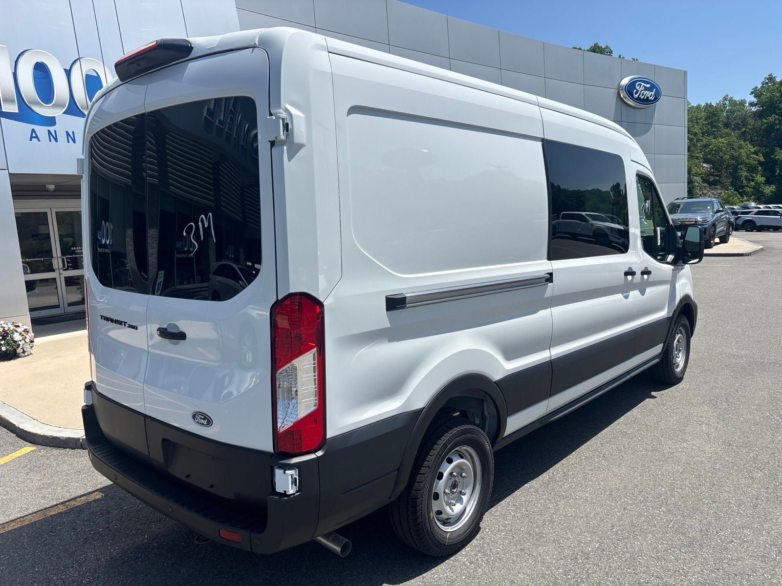 New 2026 Ford Transit 250 148 Medium Roof w/ Load Area Protection Package RWD image 3