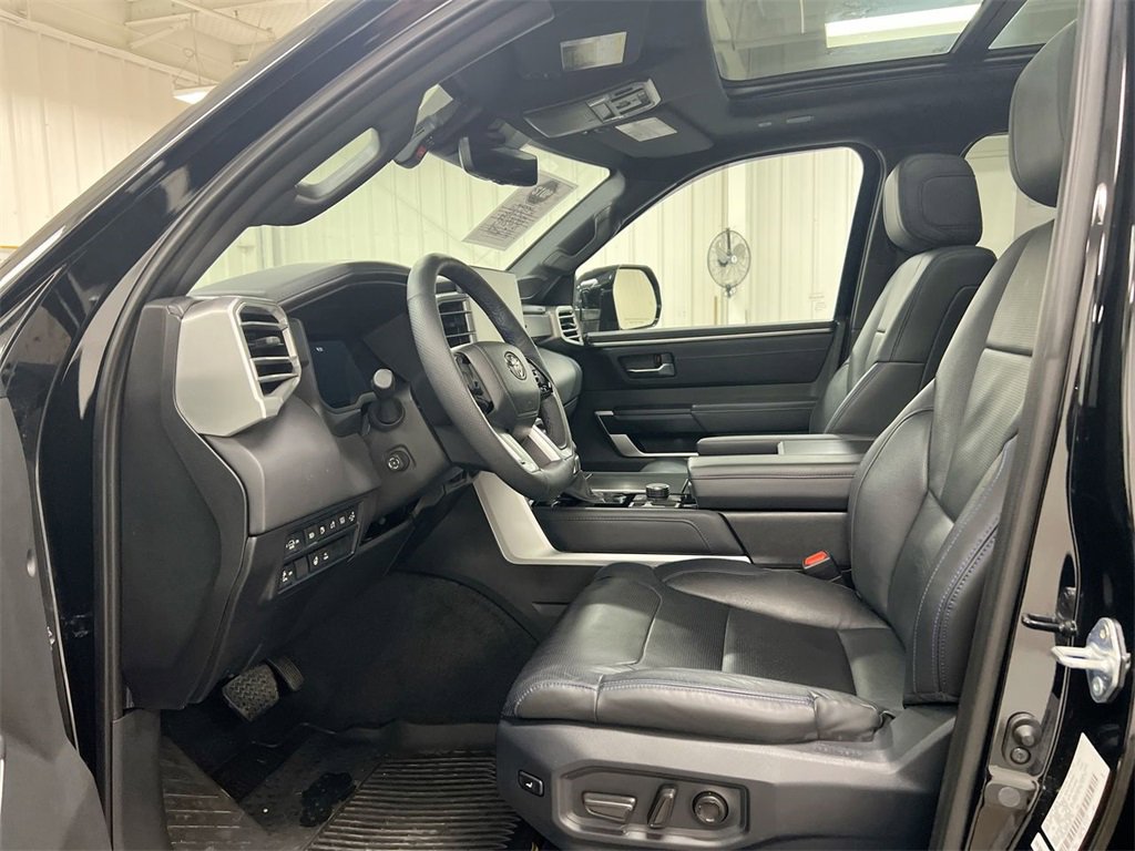 Used 2025 Toyota Sequoia Platinum image 19