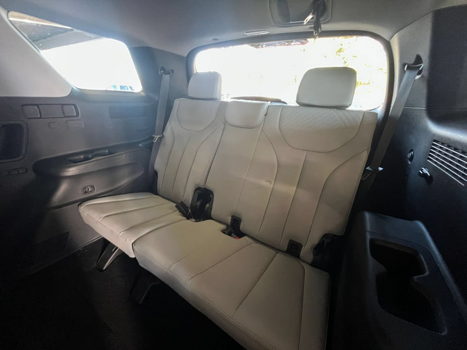 Used 2025 Hyundai Palisade SEL FWD image 31