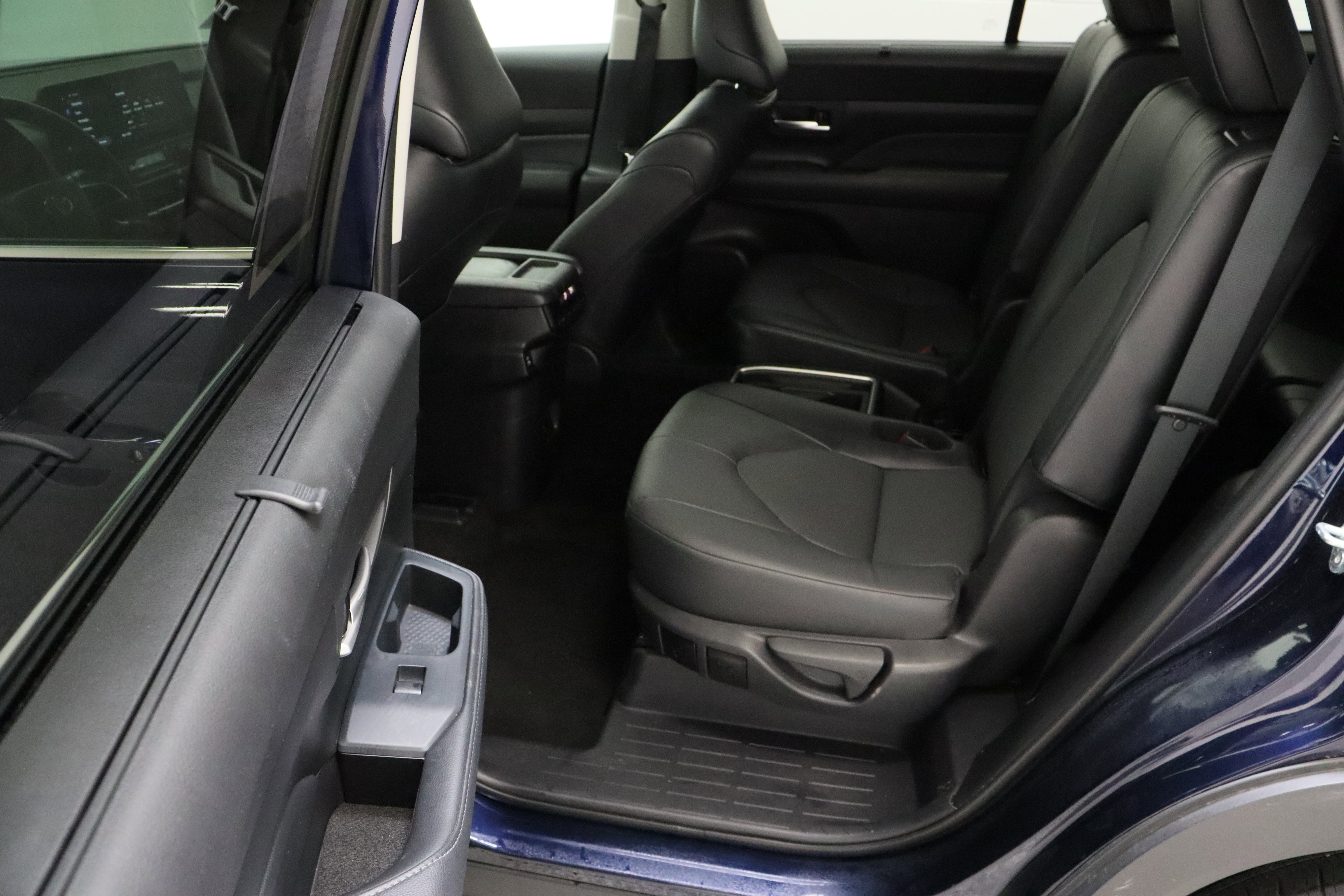 Certified 2025 Toyota Grand Highlander FWD image 29