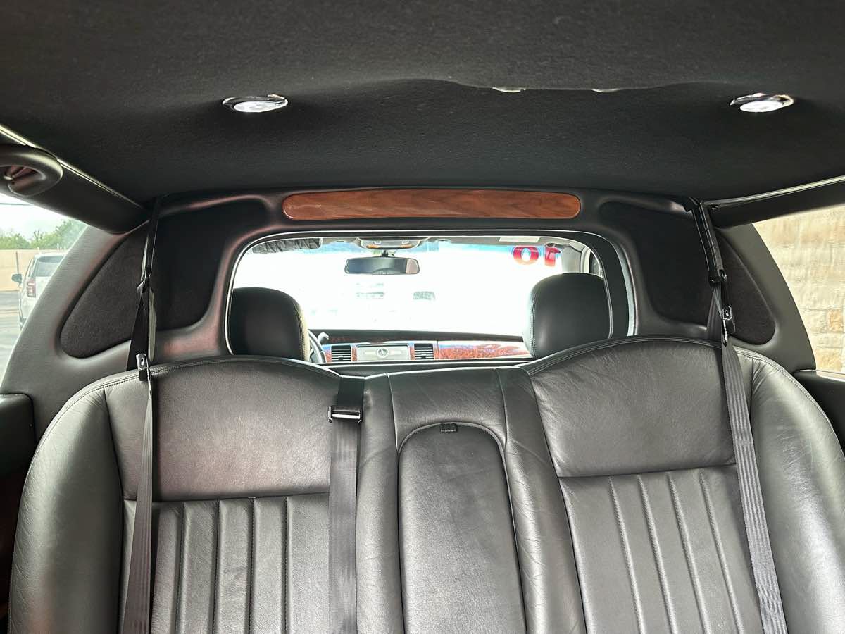 Used 2010 Lincoln Town Car Executive RWD image 11