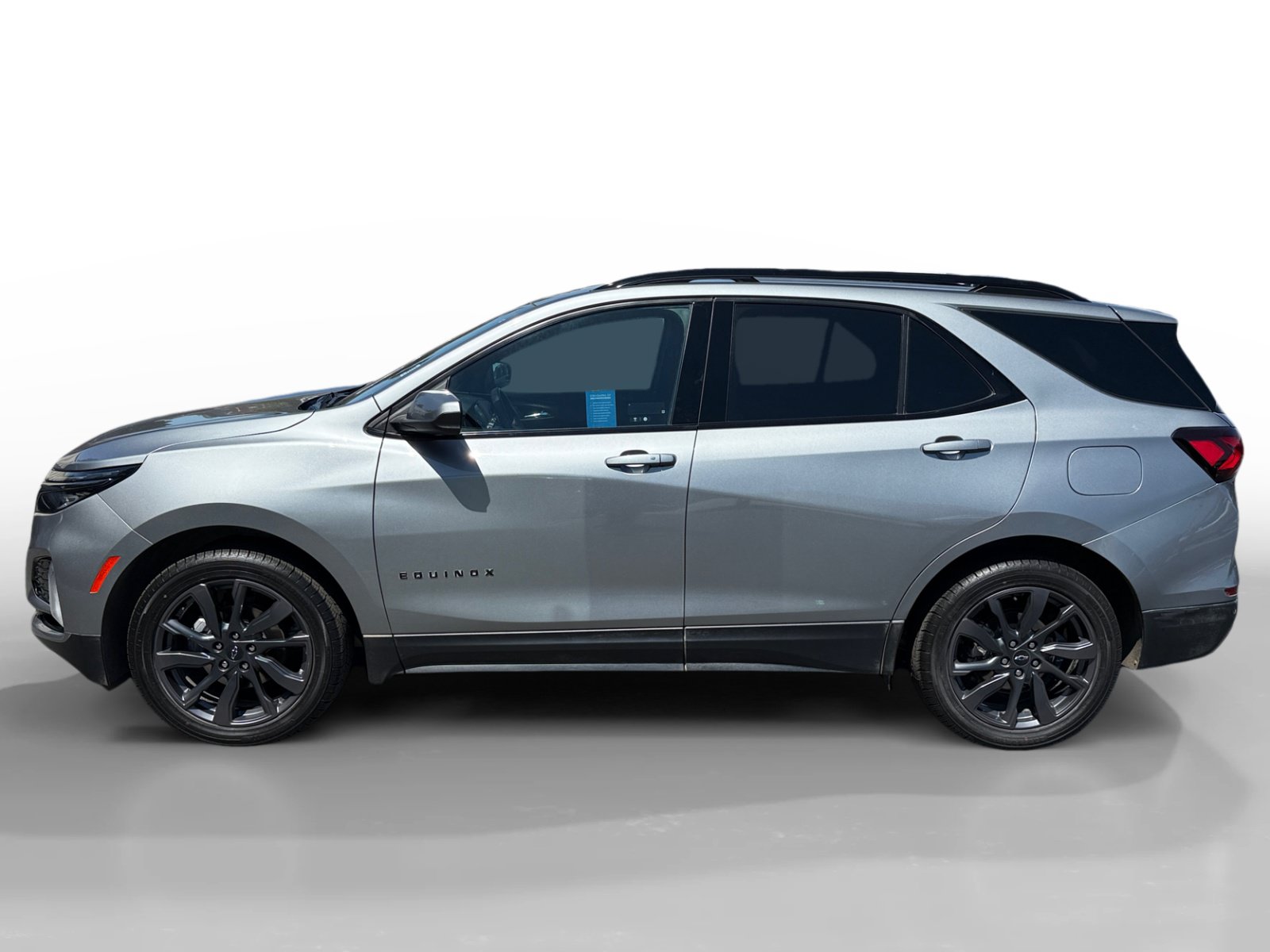 Used 2023 Chevrolet Equinox RS FWD image 2