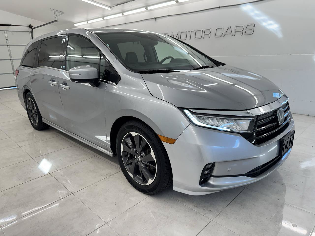 Used 2023 Honda Odyssey Elite image 3