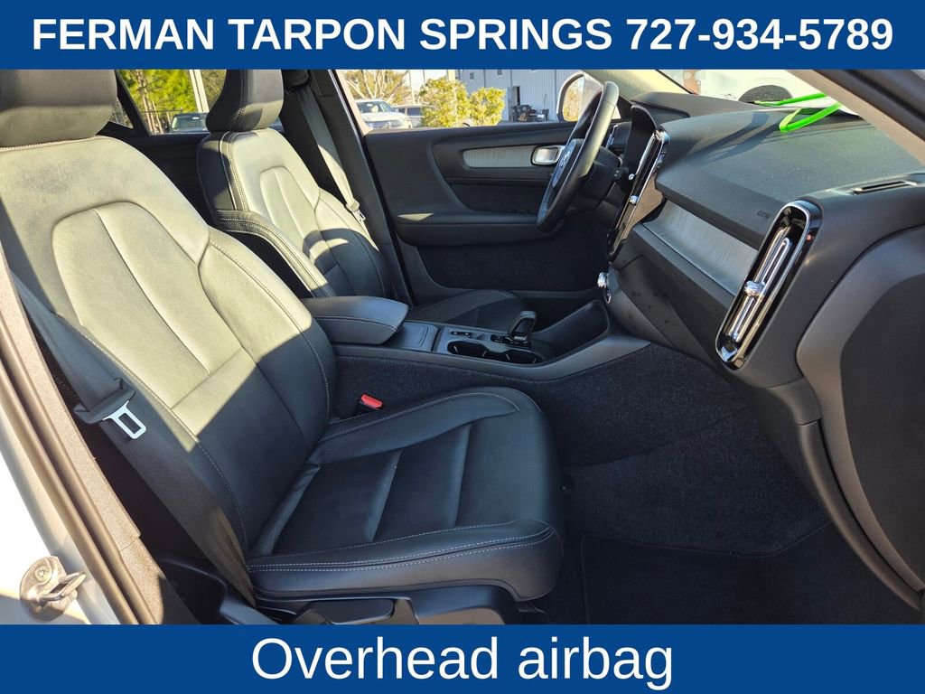 Certified 2025 Volvo XC40 B5 Core image 21