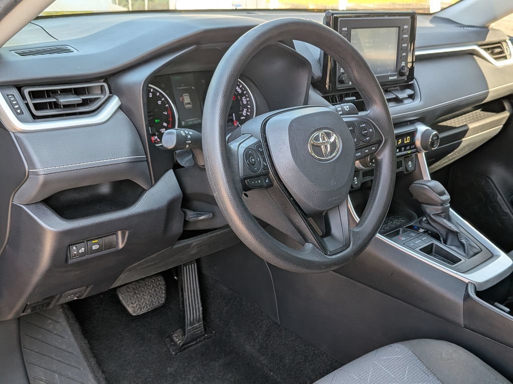 Used 2022 Toyota RAV4 XLE FWD image 34