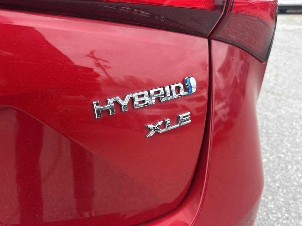 Used 2022 Toyota Prius XLE image 28