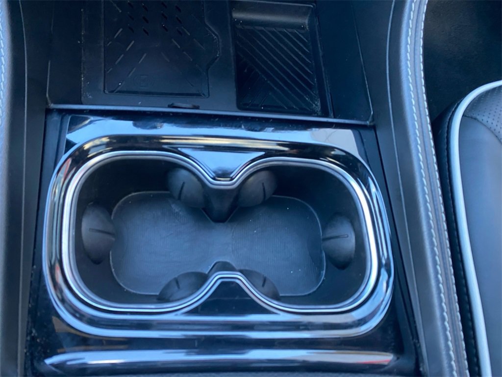 Used 2025 Chrysler Pacifica Limited image 28