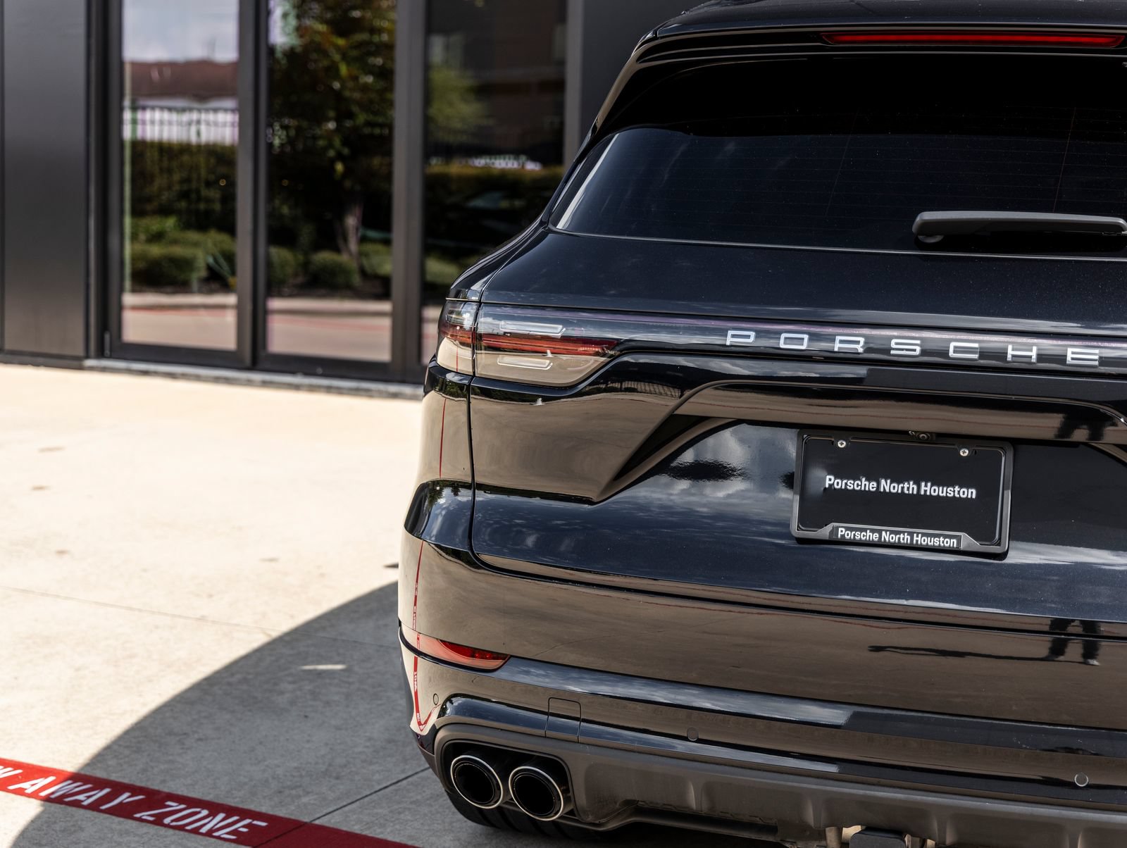 Certified 2021 Porsche Cayenne Turbo S AWD/4WD image 13