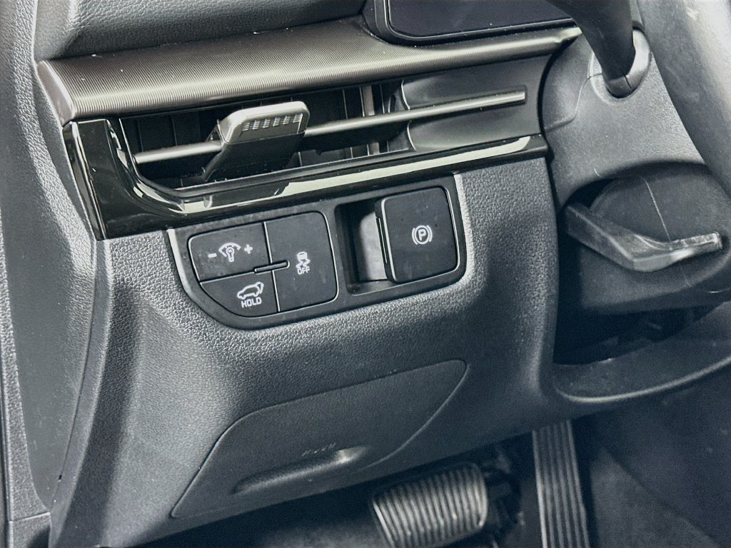 Used 2026 Kia Sportage EX FWD image 10