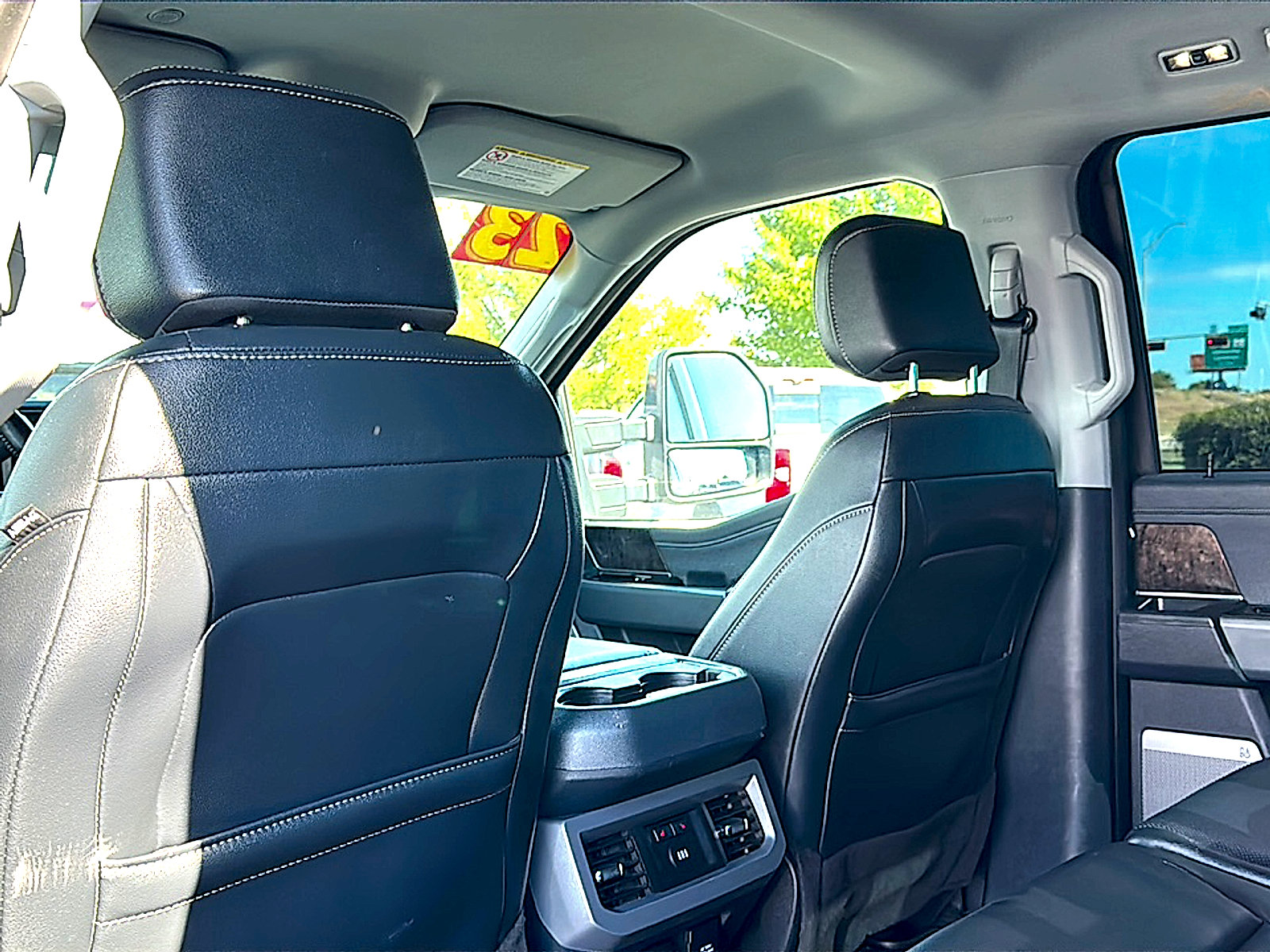 Used 2023 Ford F250 Lariat w/ Sport Appearance Package AWD/4WD image 17