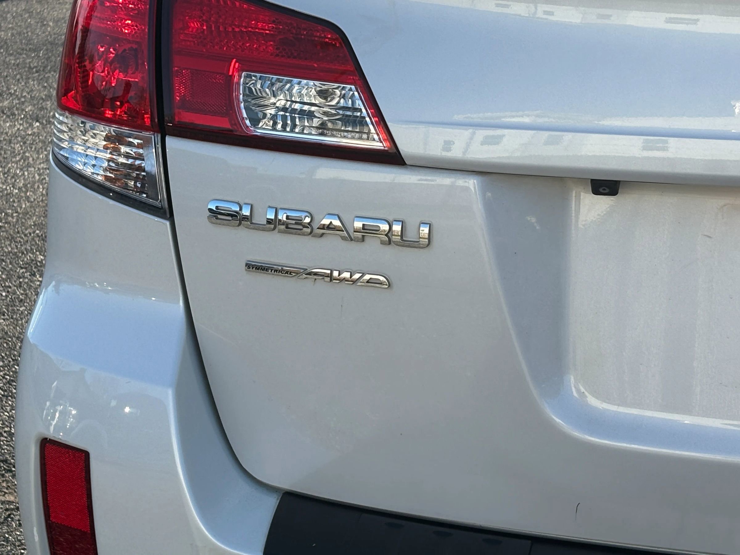 Used 2014 Subaru Outback 2.5i Limited w/ Moonroof Package AWD/4WD image 35