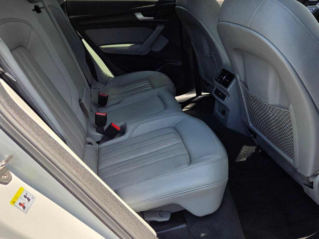 Used 2023 Audi Q5 2.0T Premium w/ Convenience Package AWD/4WD image 17