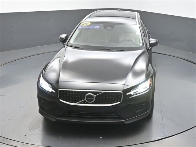 Used 2024 Volvo V60 B5 Cross Country Plus image 44