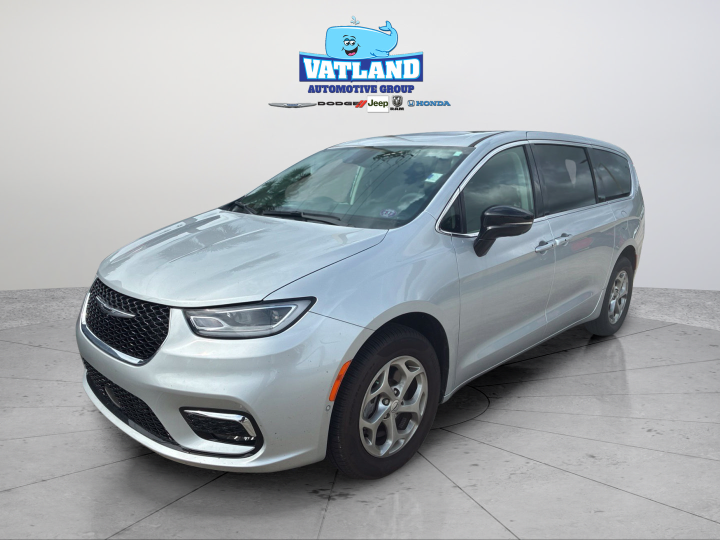Certified 2024 Chrysler Pacifica Limited