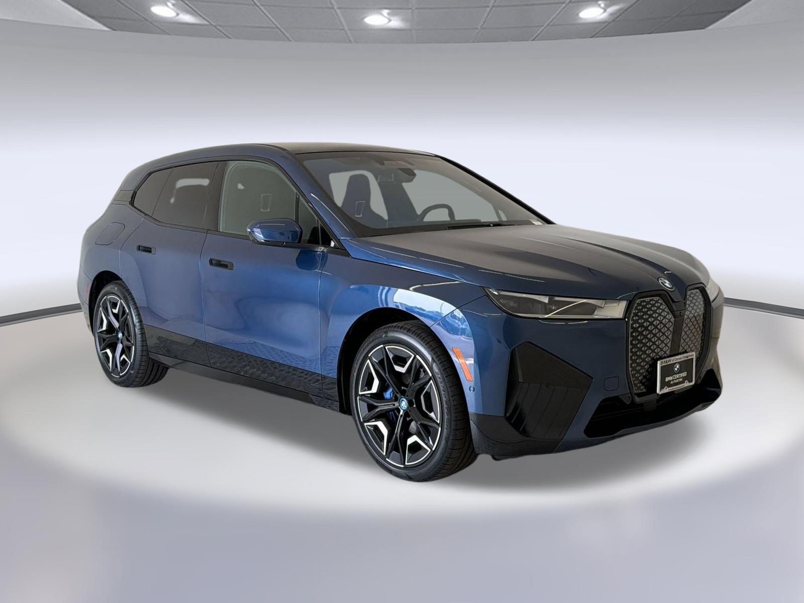 Used 2024 BMW iX xDrive50 w/ Premium Package AWD/4WD image 7