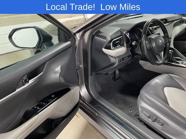 Used 2020 Toyota Camry XLE FWD image 10