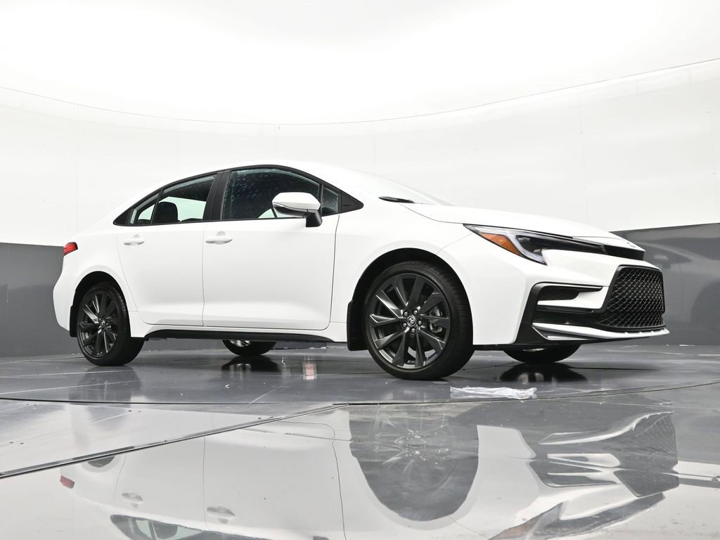 Used 2025 Toyota Corolla SE image 26