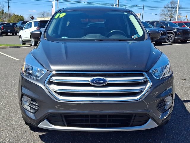 Used 2019 Ford Escape SE FWD image 2