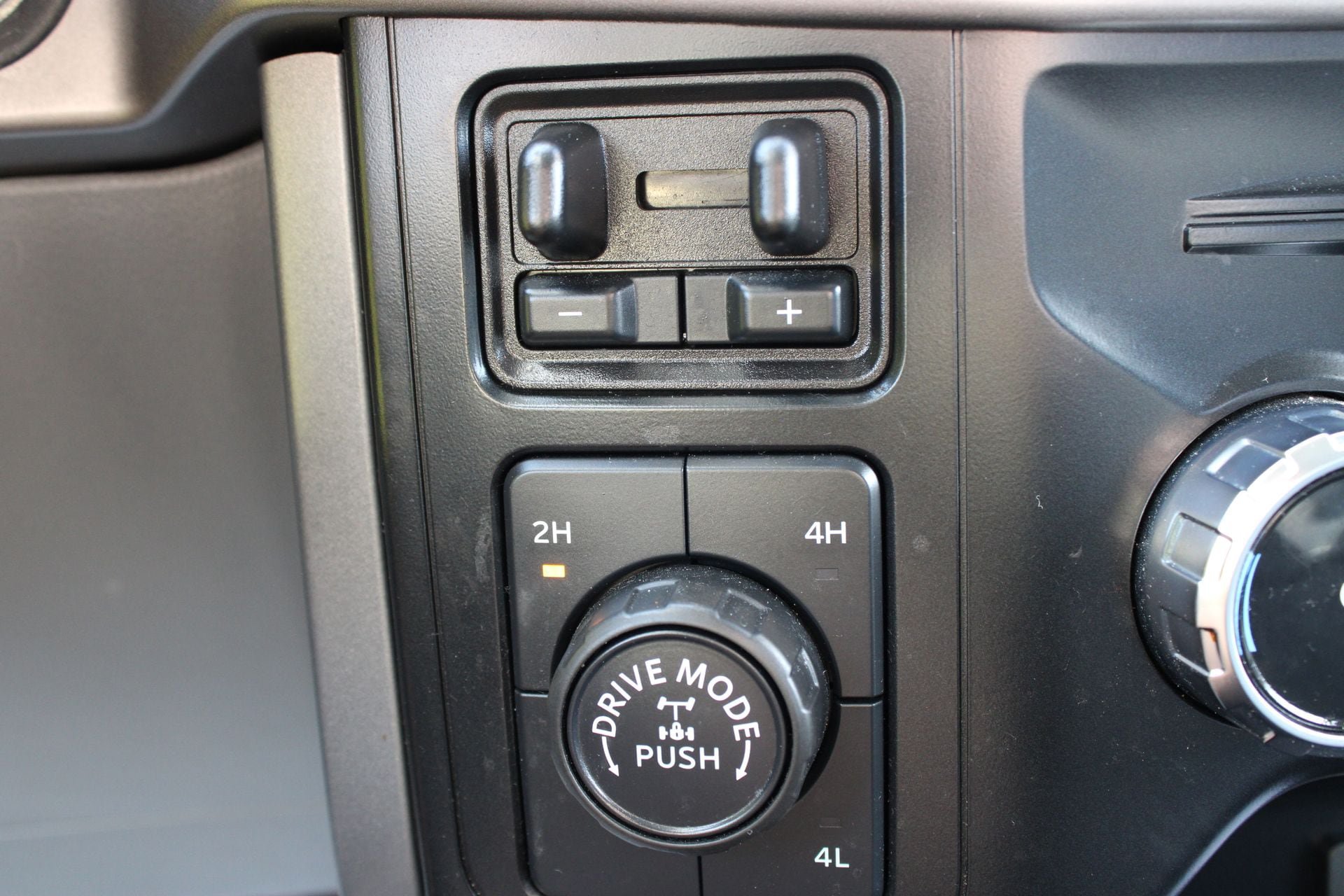 Used 2024 Ford F150 XLT w/ Tow/Haul Package AWD/4WD image 36