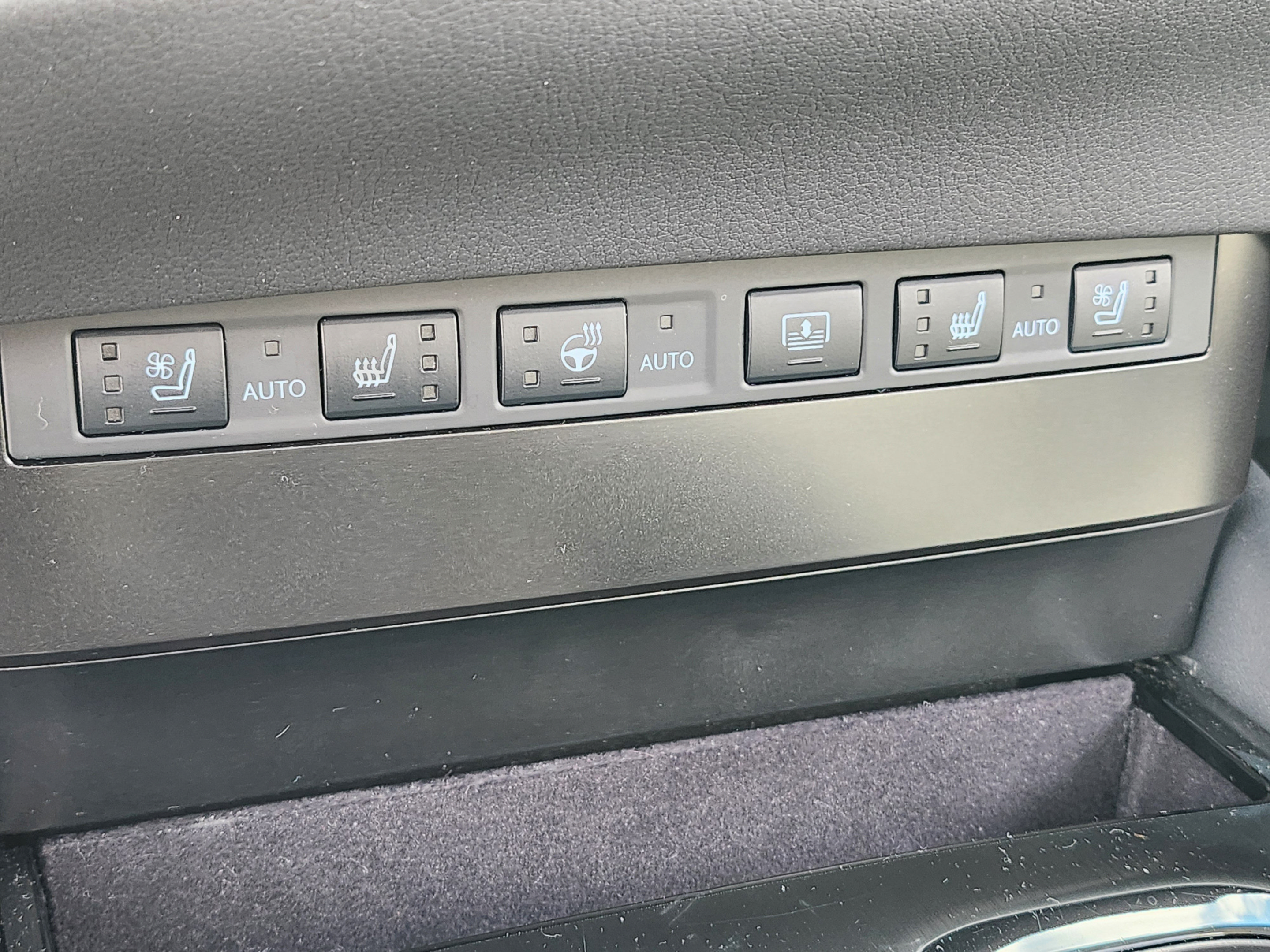 Certified 2024 Lexus ES 350 w/ Technology Package FWD image 18