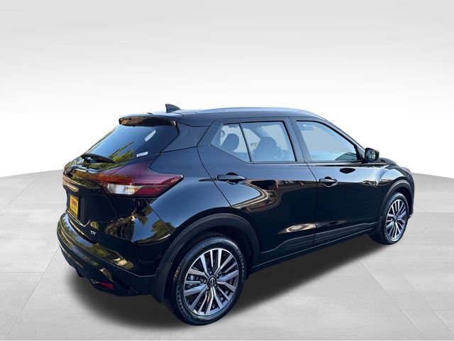 New 2023 Nissan Kicks SV FWD image 7