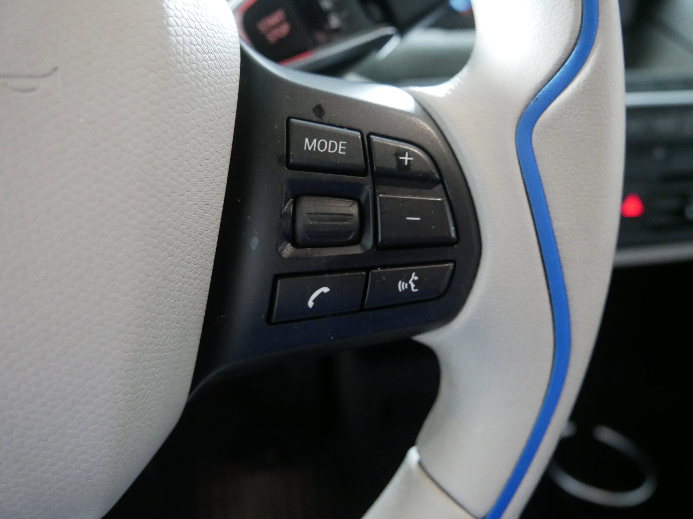 Used 2015 BMW i3 w/ Range Extender image 28