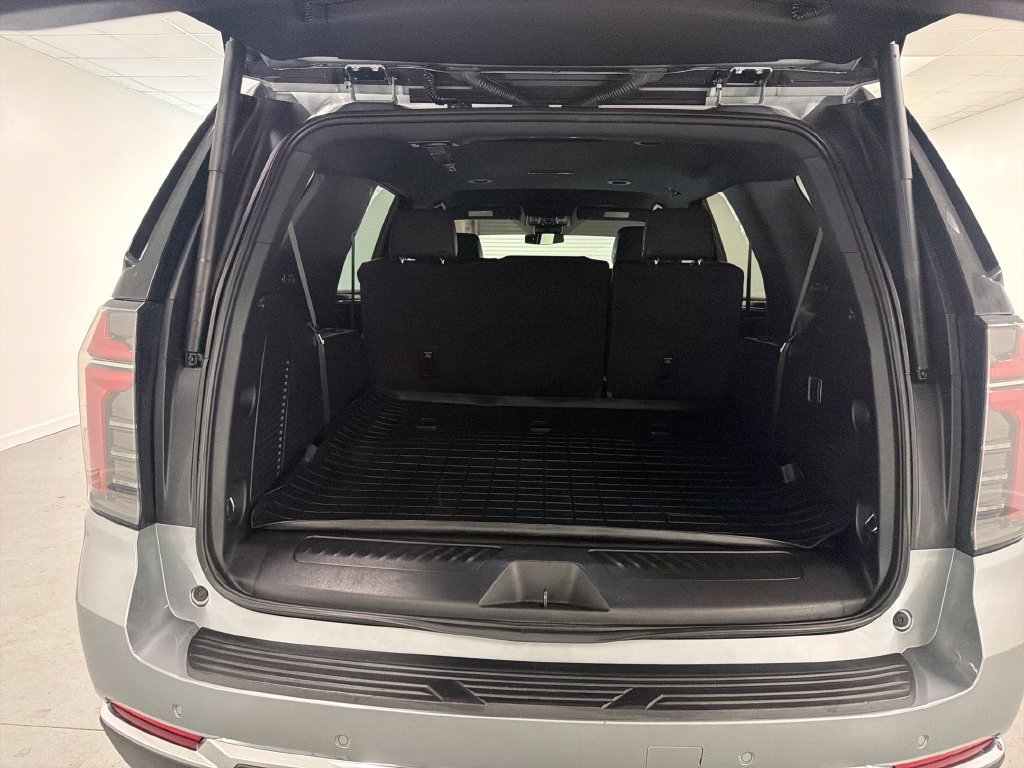Used 2025 Chevrolet Tahoe LT RWD image 8