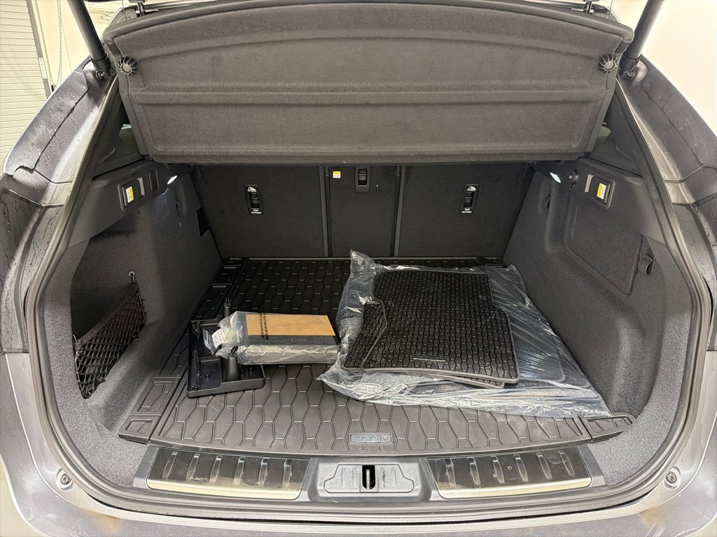 New 2026 Jaguar F-PACE R-Dynamic S image 29