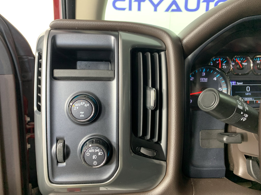 Used 2018 Chevrolet Silverado 1500 LT w/ Texas Edition AWD/4WD image 16