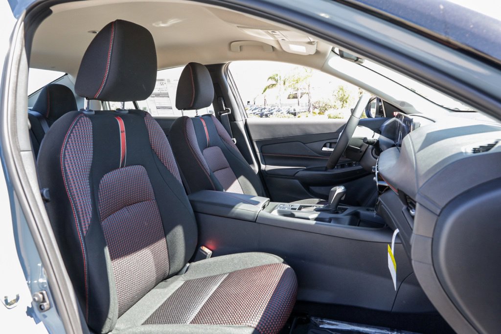 New 2027 Nissan Sentra SR FWD image 19