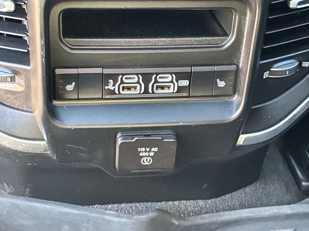 Used 2020 RAM 1500 Laramie AWD/4WD image 18