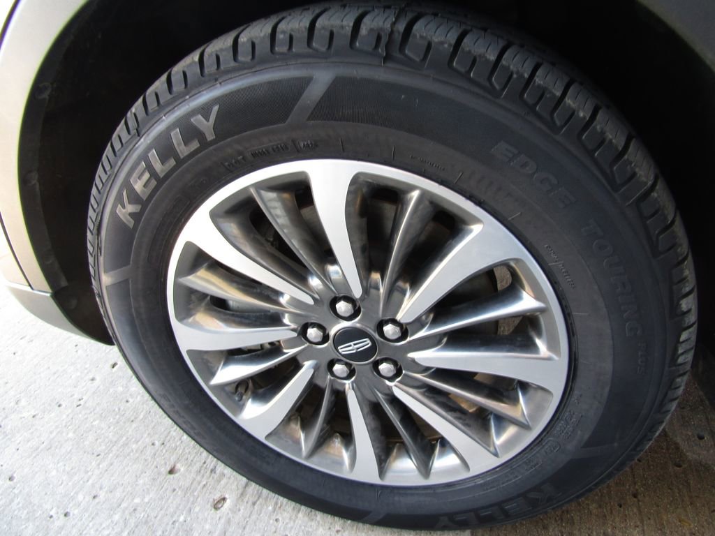 Used 2019 Lincoln Nautilus Select image 20