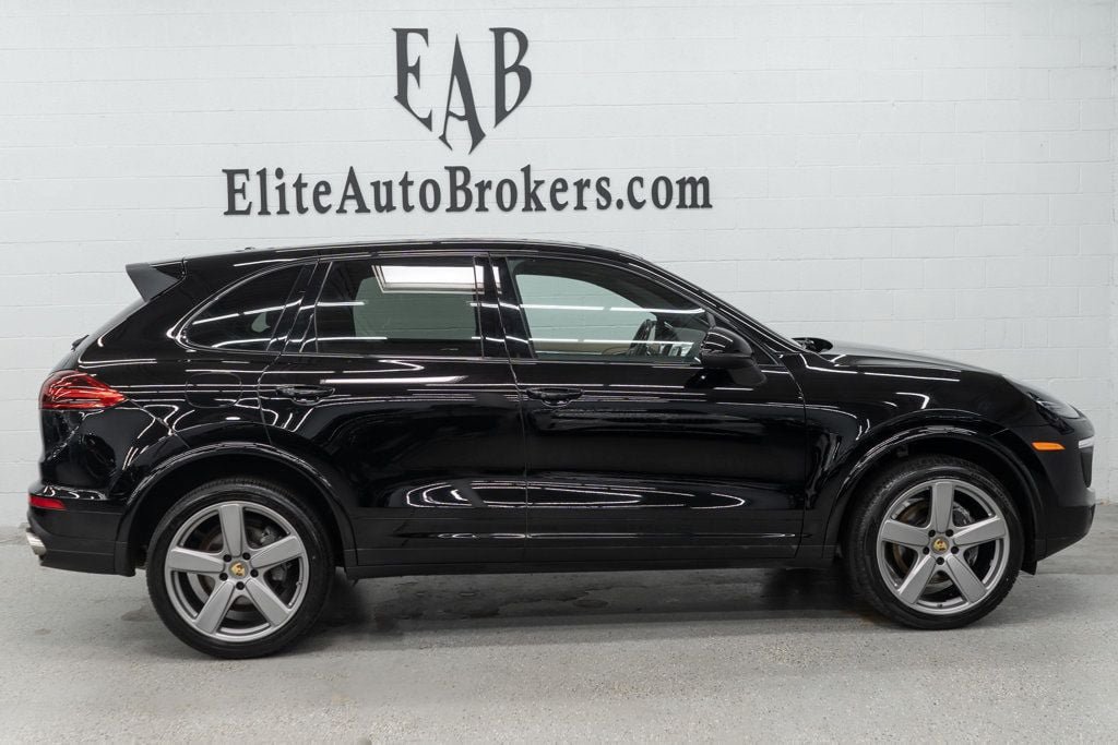 Used 2017 Porsche Cayenne Platinum Edition AWD/4WD image 5