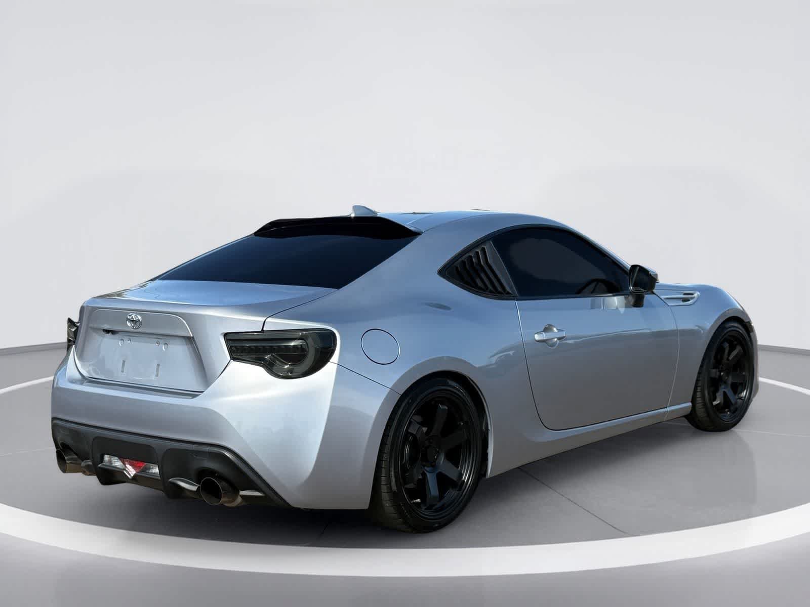 Used 2017 Toyota 86 RWD image 6