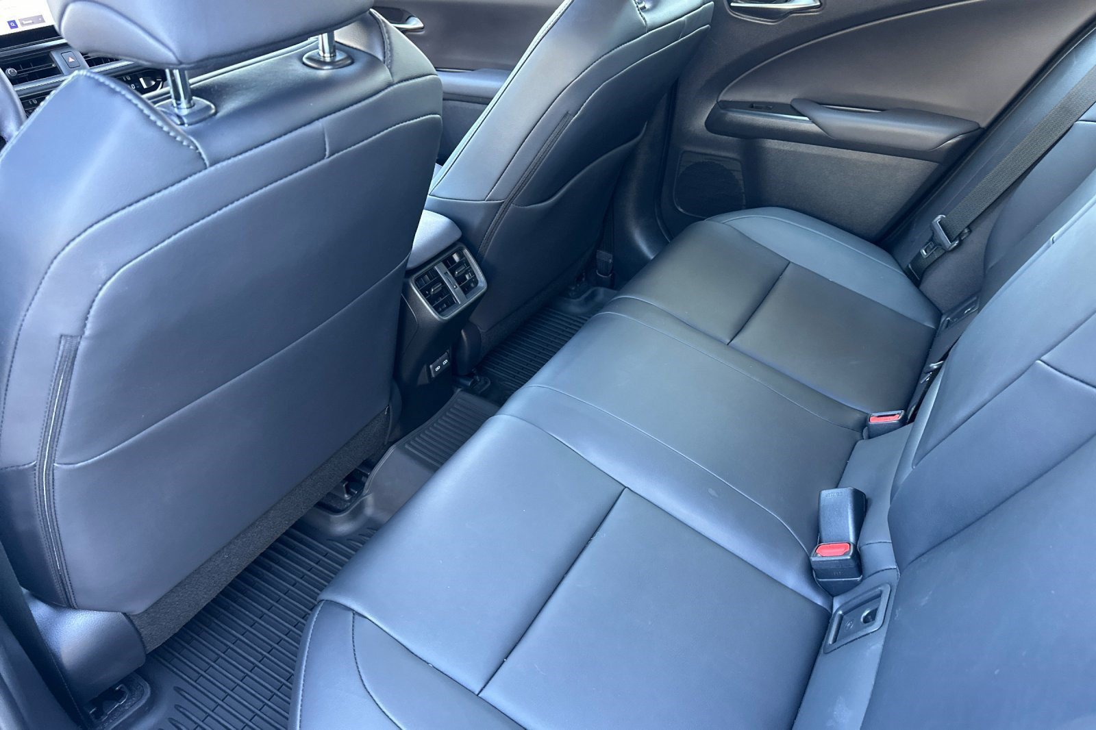Used 2025 Lexus UX 300h FWD w/ Accessory Package (Z2) image 26