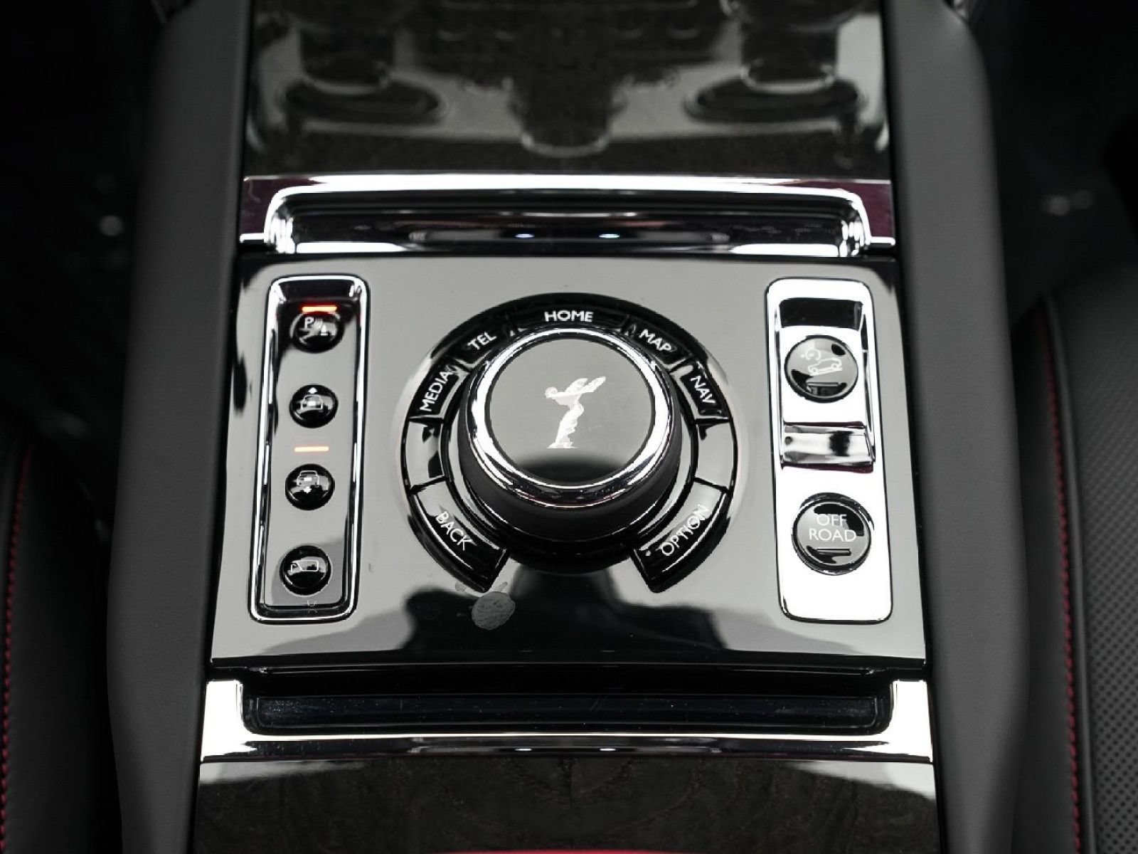 Certified 2025 Rolls-Royce Cullinan AWD/4WD image 32