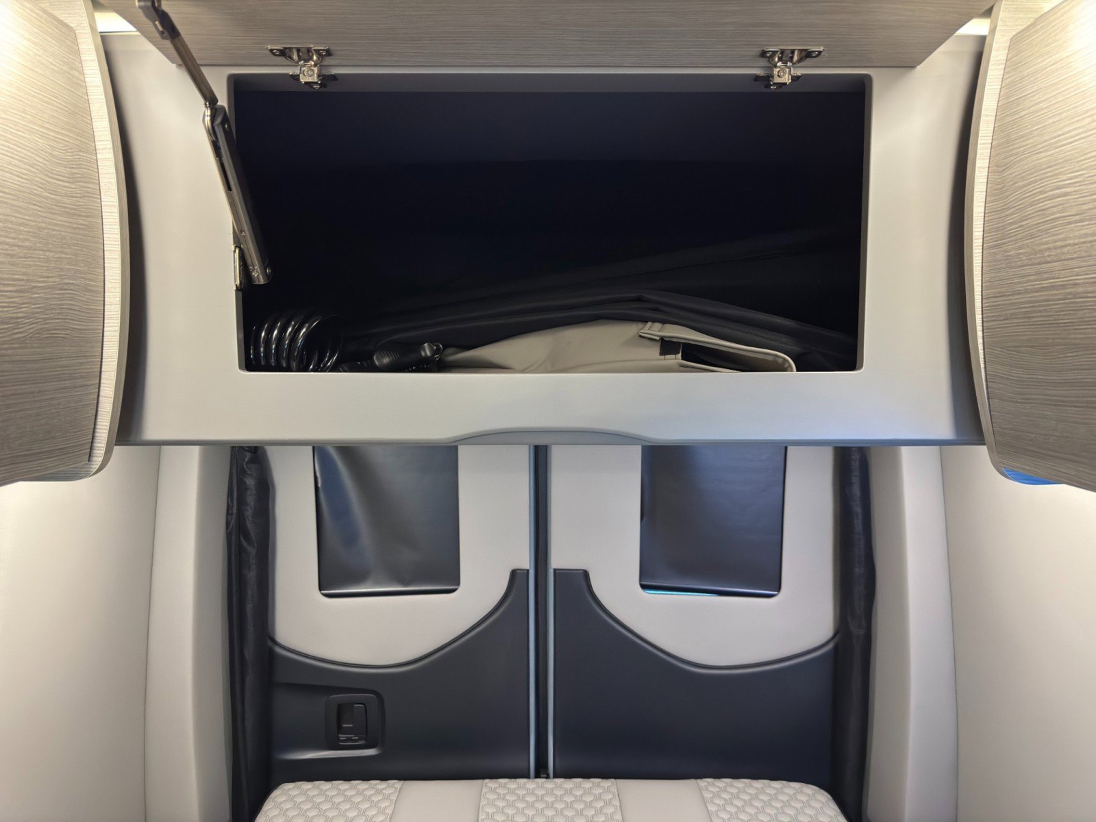 Used 2023 Mercedes-Benz Sprinter 3500 w/ Parking Package image 75