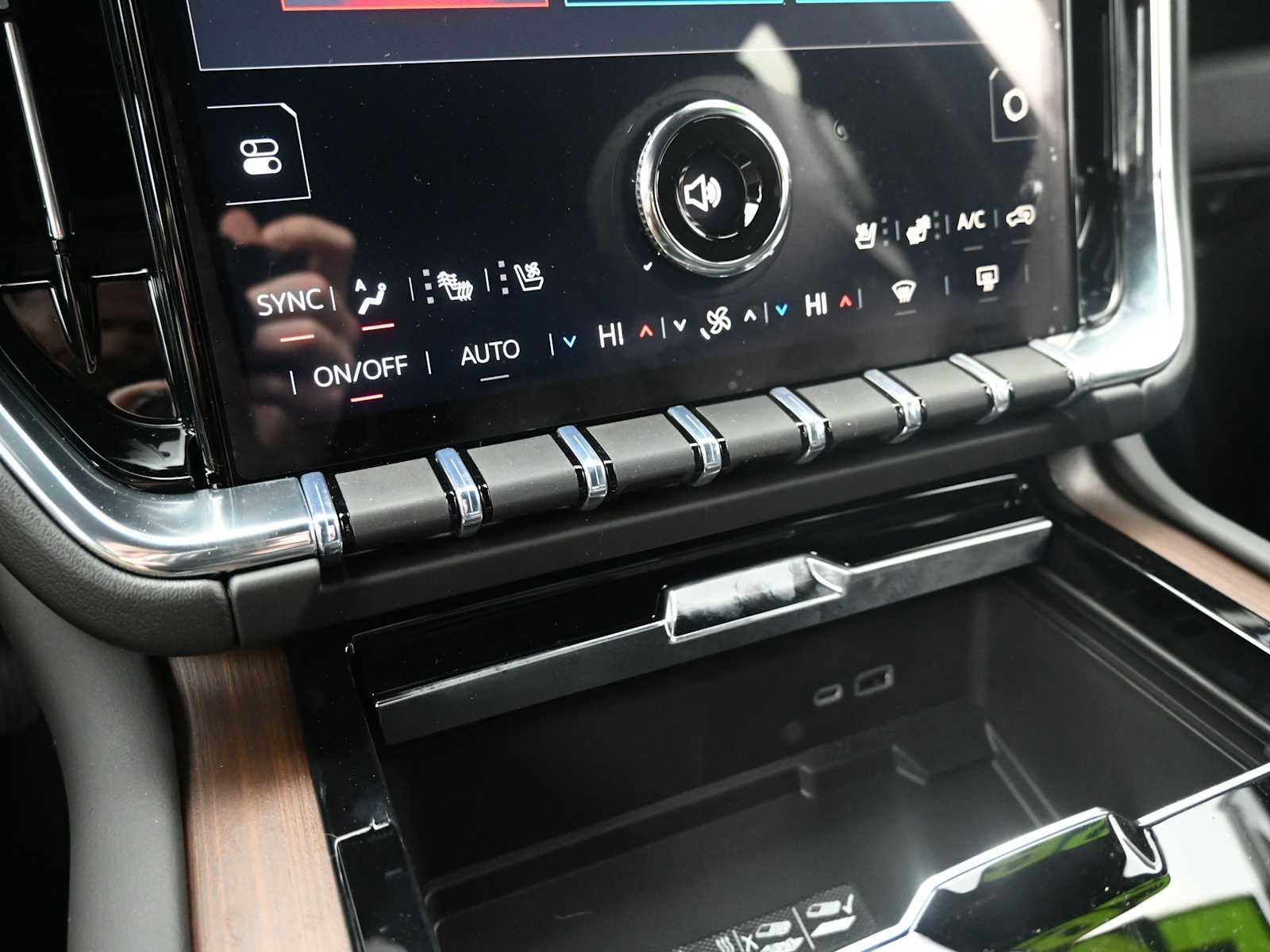 New 2026 GMC Yukon XL Denali w/ Sun & Power Step Package image 8