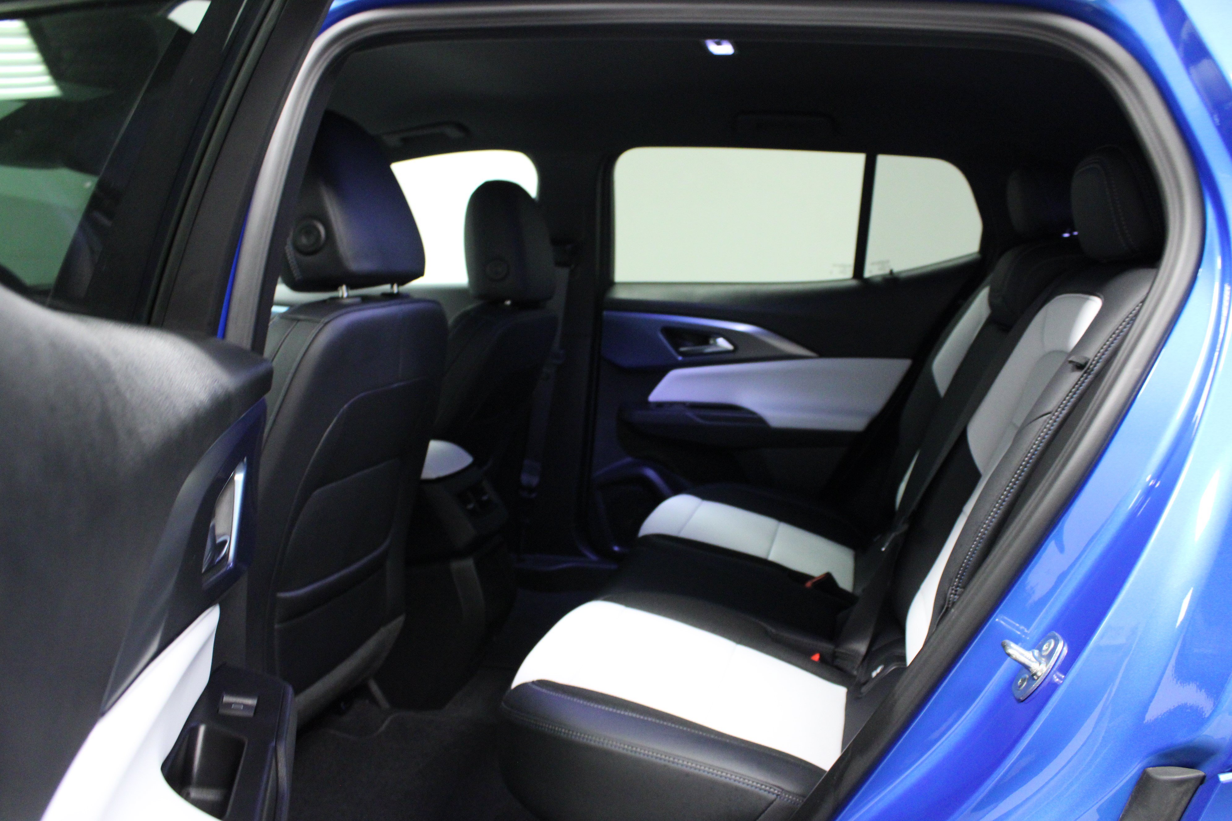 Used 2024 Chevrolet Equinox EV LT AWD/4WD image 13
