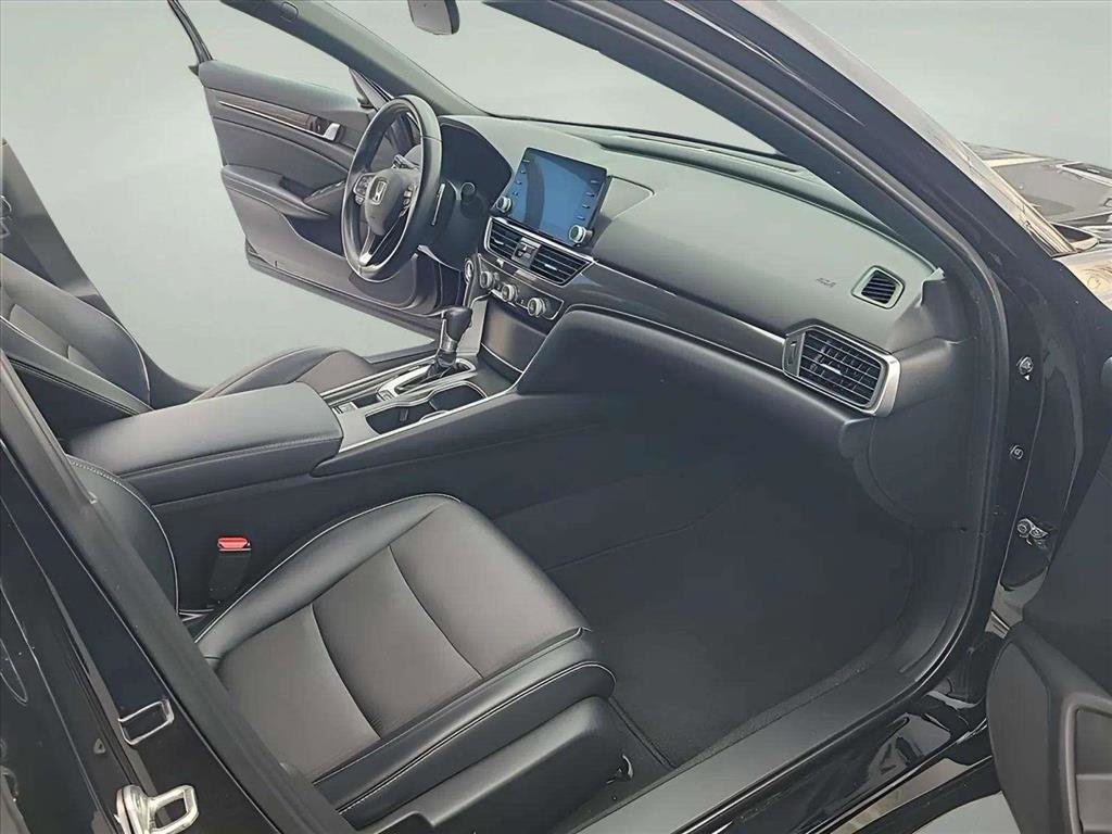 Used 2018 Honda Accord Sport image 17