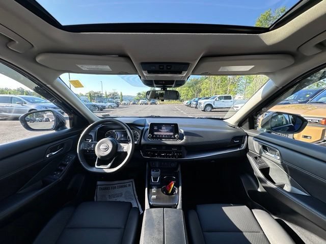 Used 2024 Nissan Rogue SV w/ SV Premium Package FWD image 3