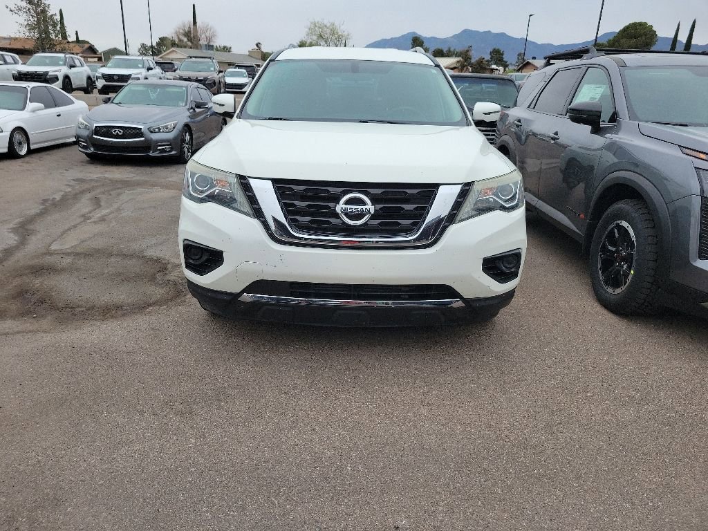 Used 2018 Nissan Pathfinder S FWD image 1